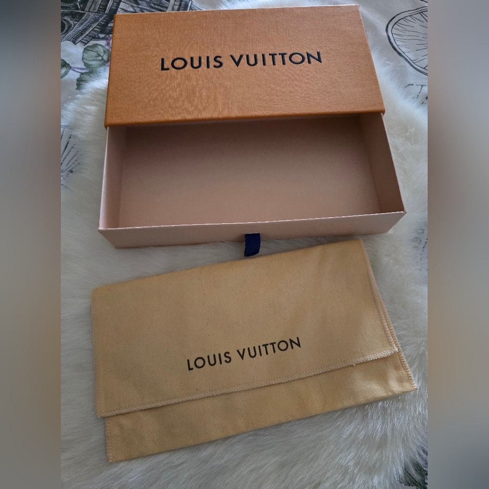 Louis Vuitton Dust Bag and Box for wallet - Picture 5 of 12
